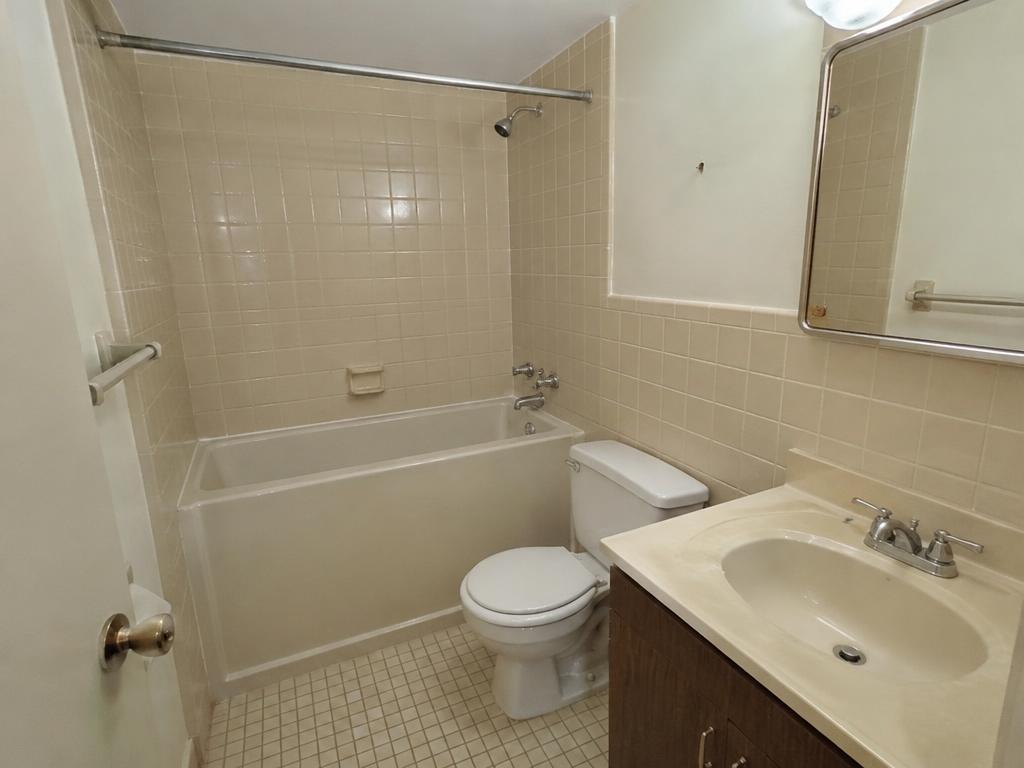 Bathroom before remodeling